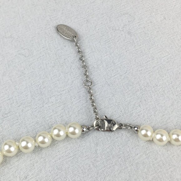 Vivienne Westwood silvery Safety Pin Pearl Necklace - Picture 4 of 9